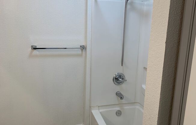 2 beds, 1 bath, 848 sqft, $1,950, Unit 1708