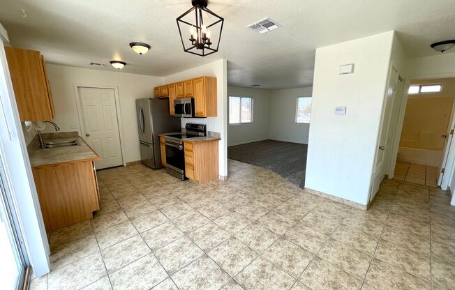 2 beds, 1 bath, $1,250