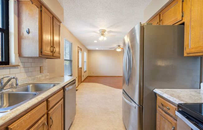 3 beds, 1 bath, $1,295