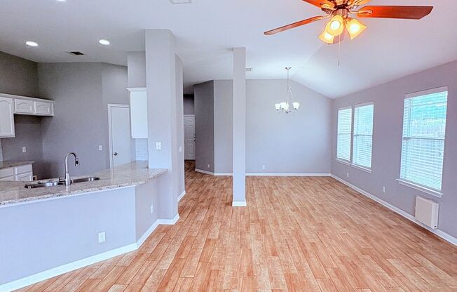 Stylish 4-Bedroom Home in Waterleaf with Modern Upgrades