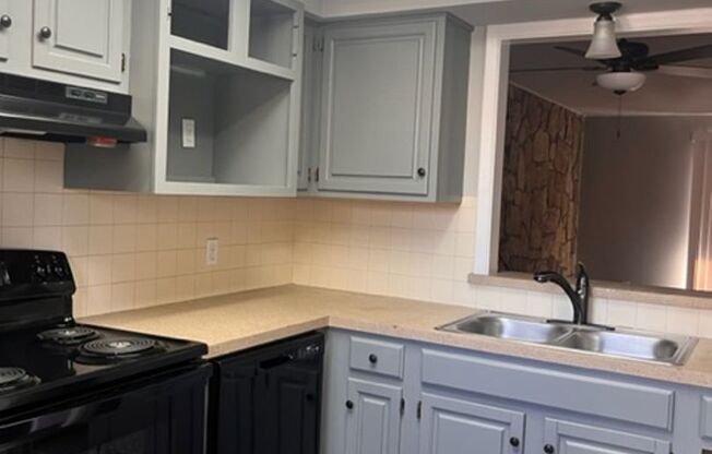 2 beds, 1.5 baths, 1,577 sqft, $1,255, Unit 1204