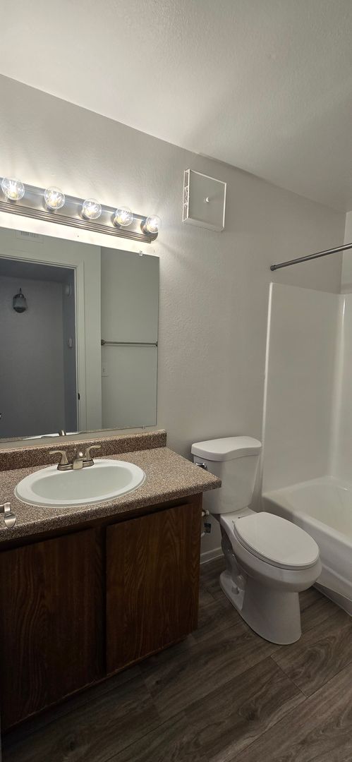 1 bed, 1 bath, 650 sqft, $1,150, Unit 2020