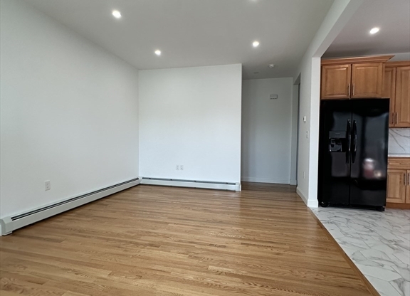 82 MIDDLE ST