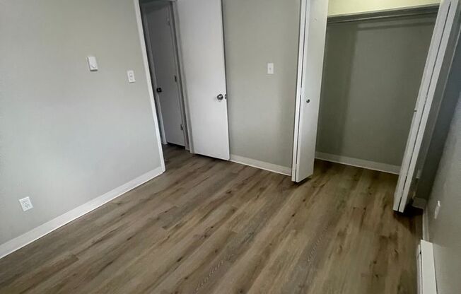 2 beds, 1 bath, $1,100, Unit C7