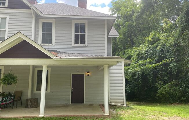 2-Story Duplex Located in Concord!