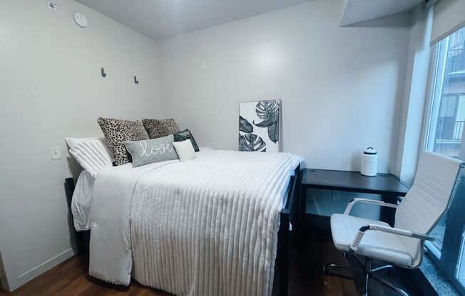 1 bed, 1 bath, $600, Unit 205-B