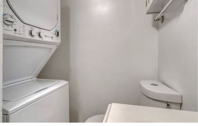 Stunning Newly Renovated 2 Bedroom 1 Bathroom