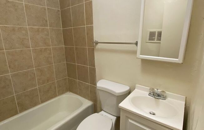 Studio, 1 bath, 400 sqft, $725, Unit 1620-4