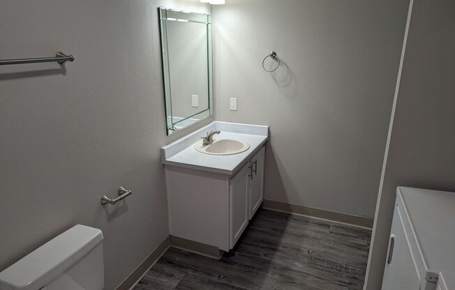 1 bed, 1 bath, 677 sqft, $1,640, Unit J204