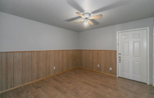 Single story 3 bedroom 2 bath home in SW Fort Worth