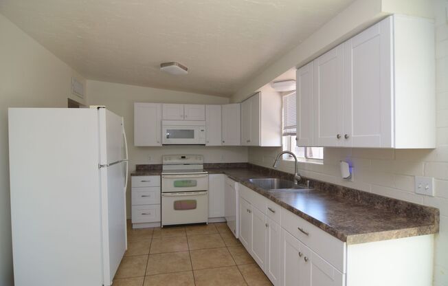 3 beds, 2 baths, $1,595