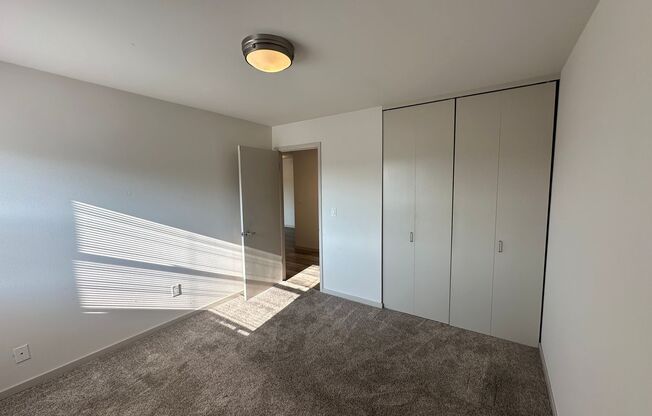 2 beds, 1 bath, $1,395, Unit 203
