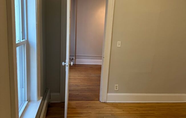 1 bed, 1 bath, 560 sqft, $999, Unit 205