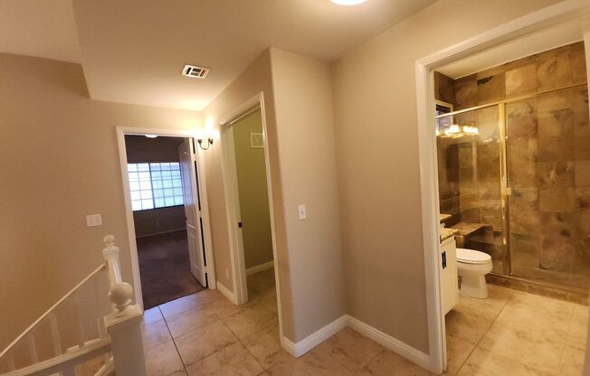 3 beds, 2.5 baths, $1,750, Unit Unit 1039