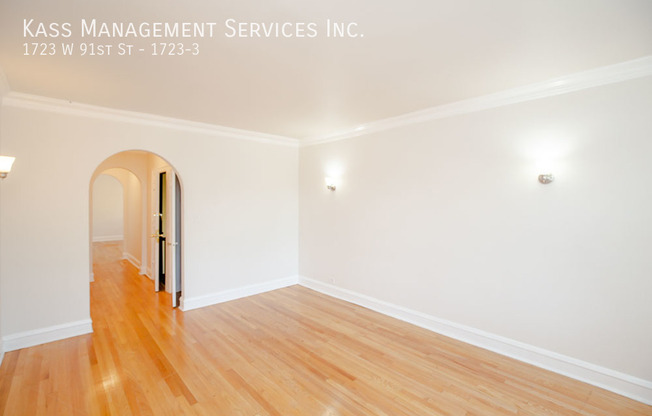 1723 W 91 ST
