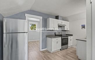 Charming One Bed Unit in Quiet Brentwood-Darlington Neighborhood!