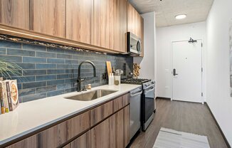 148 N ASHLAND AVE