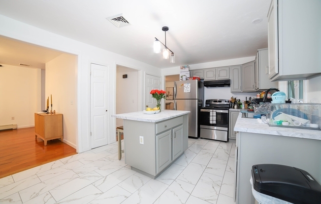 21 EATON AVE
