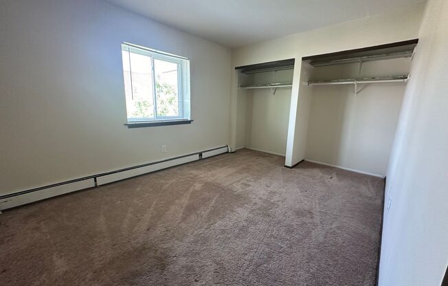 2 beds, 1 bath, $1,375, Unit 307