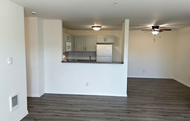 2 beds, 2 baths, 1,018 sqft, $1,550, Unit 354-2013