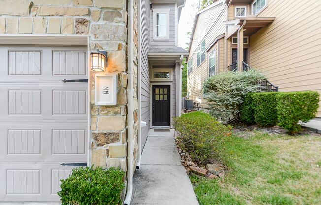Beautifully Upgraded 3 Bedroom Townhome in The Woodlands Sterling Ridge