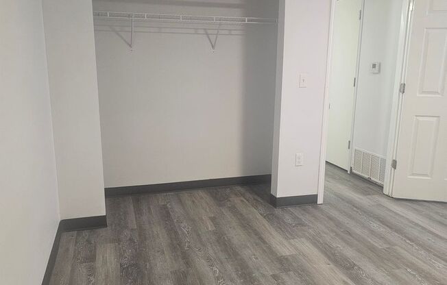 1 bed, 1 bath, 625 sqft, $775, Unit 3717 N2