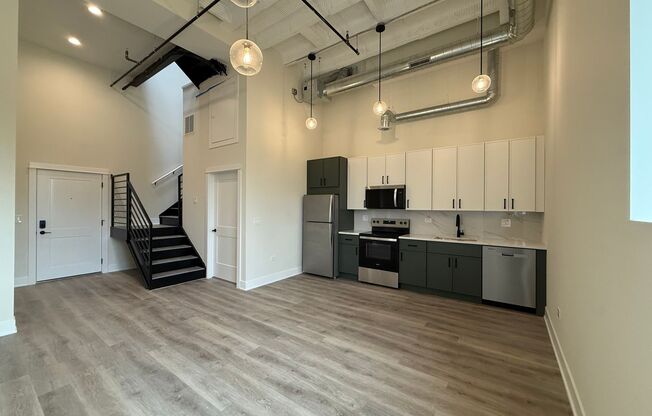 1 bed, 1.5 baths, 689 sqft, $3,395, Unit 209