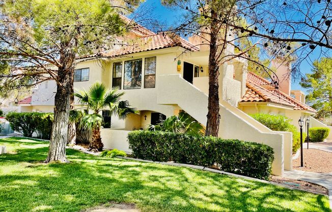 Spacious 2 Bed, 2 Bath Condo in the Lakes!