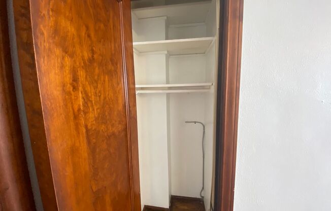 Studio, 1 bath, 400 sqft, $825, Unit 218