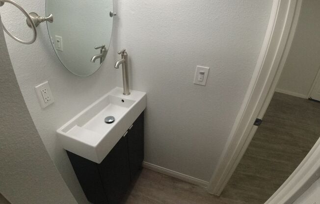 Studio, 1 bath, 220 sqft, $1,245, Unit 102