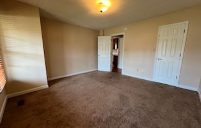 3 beds, 2 baths, $1,600