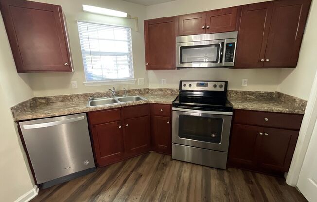 2 beds, 2 baths, 1,190 sqft, $1,550, Unit 2708-3 - Remodel