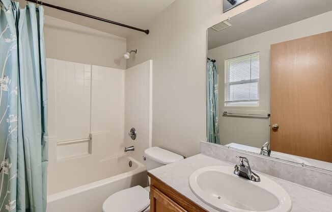 Gorgeous 3 Bed 2 Bath Updated Home @ the Ideal Marysville Location!