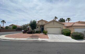 Beautiful 3 bed/2 bath home located in the South area of Las Vegas