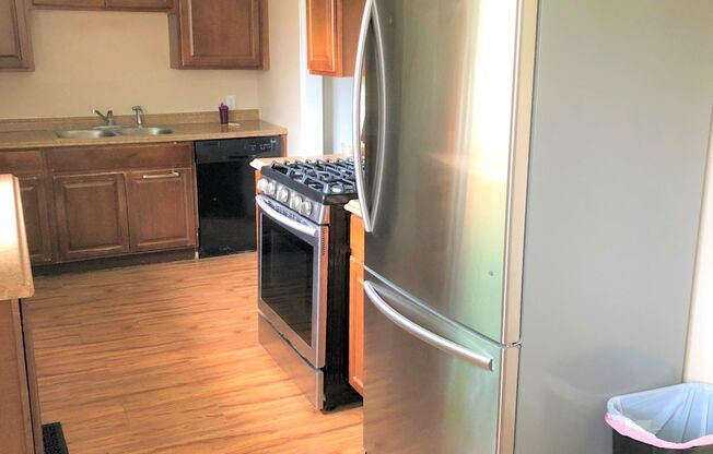 3 beds, 1 bath, $1,150