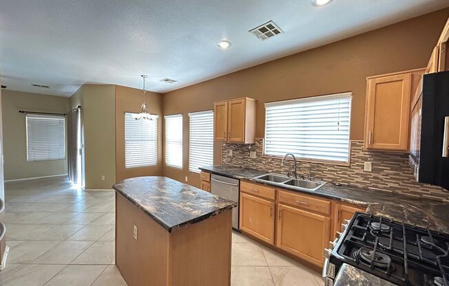 3 beds, 2.5 baths, $1,999