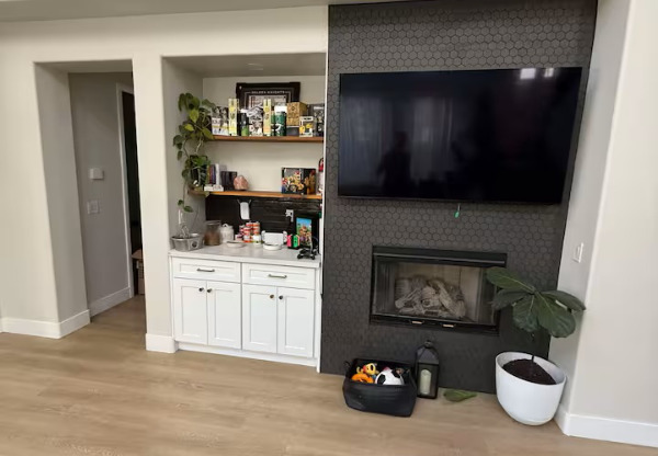 2420 BROOKLYN BRG ST