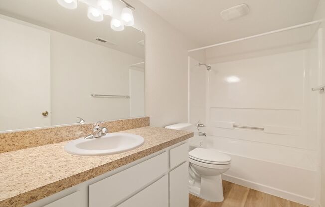 2 beds, 1 bath, 825 sqft, $1,595, Unit 048