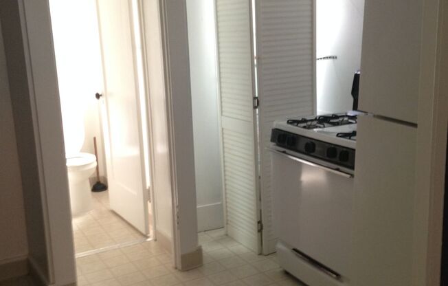 Studio, 1 bath, $1,350, Unit D2