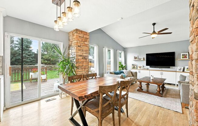 Great location near Light Rail N-Line
