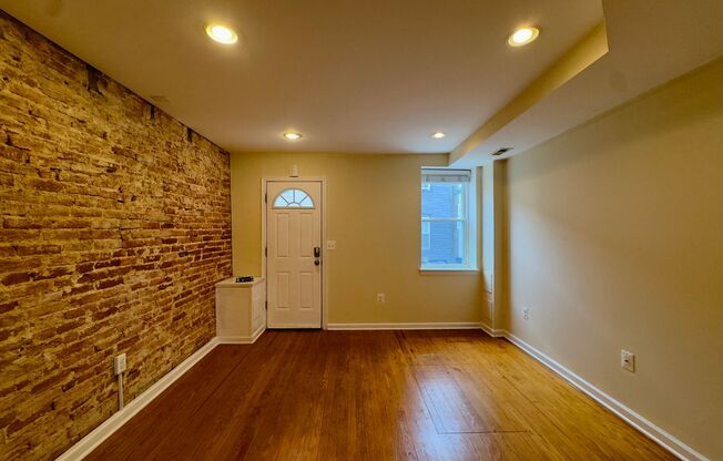 Charming 2 Bedroom/2 Bathroom Townhome in Upper Fells Point, MD!