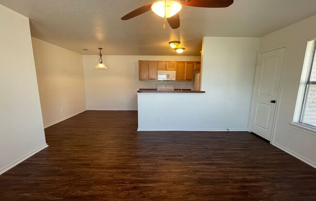 3 beds, 2 baths, 1,100 sqft, $1,495, Unit 8109