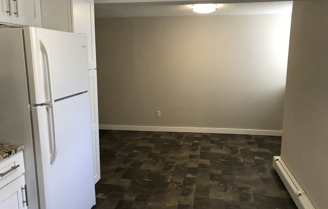 2 beds, 1 bath, 1,000 sqft, $925