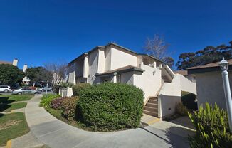 2 Bed, 2 Bath Upper Unit in La Jola