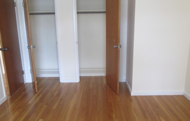 2 beds, 1 bath, 950 sqft, $2,650, Unit 203