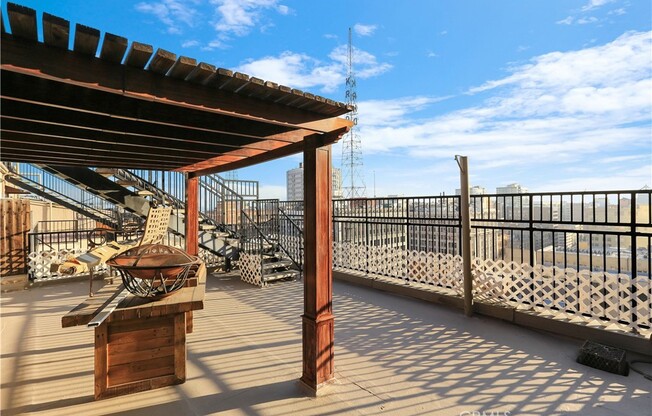 3 beds, 3 baths, 3,700 sqft, $6,990, Unit 1204