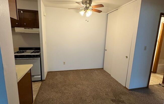 1 bed, 1 bath, 651 sqft, $1,099, Unit 7710 - 1