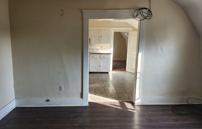 1 bed, 1 bath, 700 sqft, $700, Unit 8