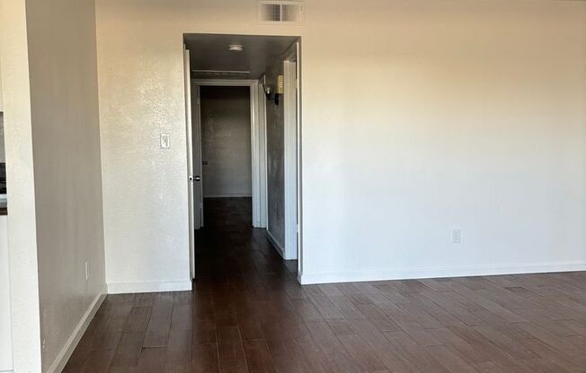 2 beds, 1 bath, $1,500, Unit 3913 Manor Street A