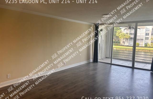 9235 Lagoon Pl